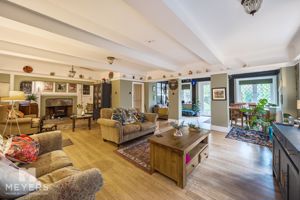 Lounge- click for photo gallery